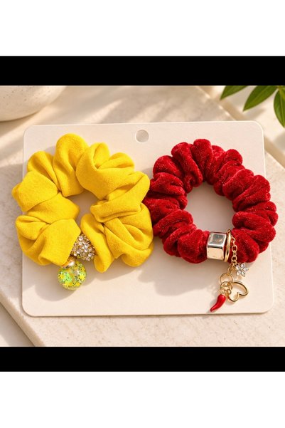 zamansız takı Yellow & Red Charm Detailed Scrunchie Hair Clip Set of 2