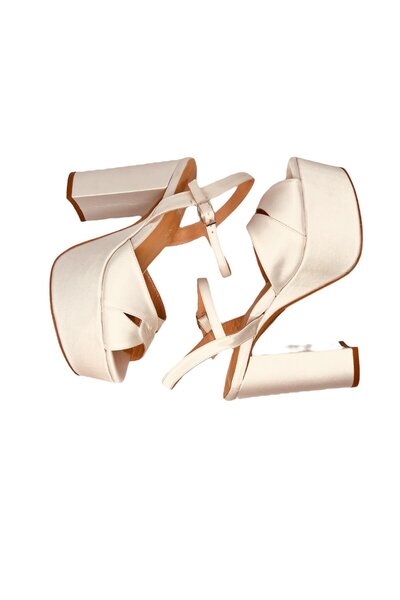 ESMERALDA'S LEGGINGS Off-White Satin Platform Heel 11 and a Half cm Bridal Shoes