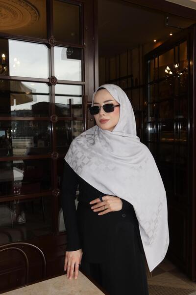 JAWEL Square Geometric Patterned Jacquard Shawl