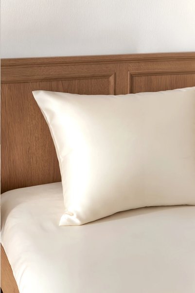 Karo Fata de perna, 100% matase de dud, crem, 50 x 70 cm, cu fermoar
