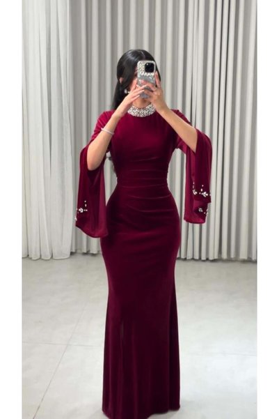 it's Mine فستان سهرة مزين بإكسسوار Burgundy