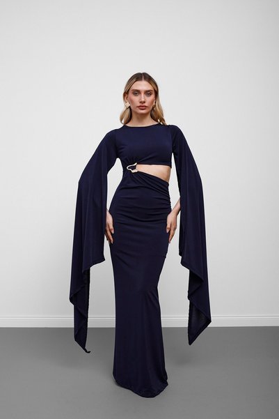 Serica Moda فستان طويل بأكمام الخفافيش باللون الأزرق الداكن
