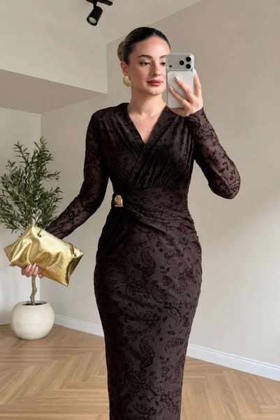 moda poni Rochie de seară cu mâneci din tul brodat cu sclipici și drapajuri
