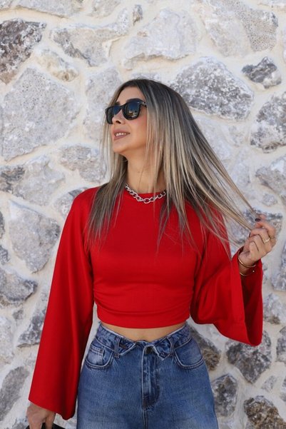 bytugcekaya بلوزة حمراء بأكمام جامشة وربطة جانبية