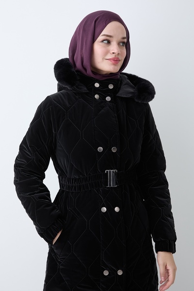 InStyle Black Quilted Coat with Belt and Double Snap Fasteners