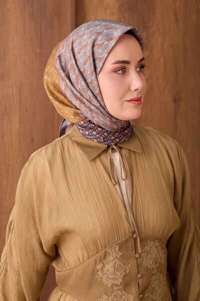 Silk Home وشاح من الحرير المضلع باللون الأخضر والبني من ميهينك