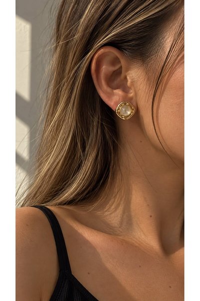 Ayzida Gold Oval Stone Detailed Pearl Earrings