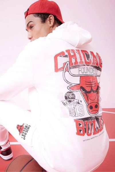 DeFacto سترة DeFactoFit NBA Chicago Bulls ذات القلنسوة المطبوعة ذات المقاس ال...