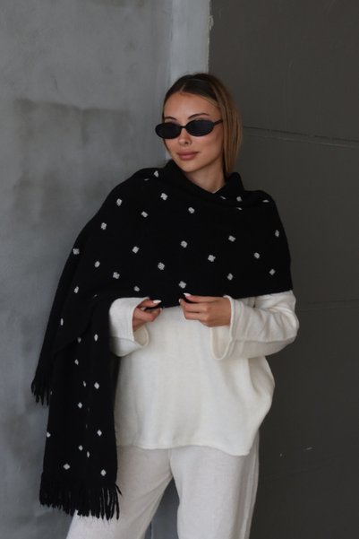 thelowely وشاح بنمط النقاط