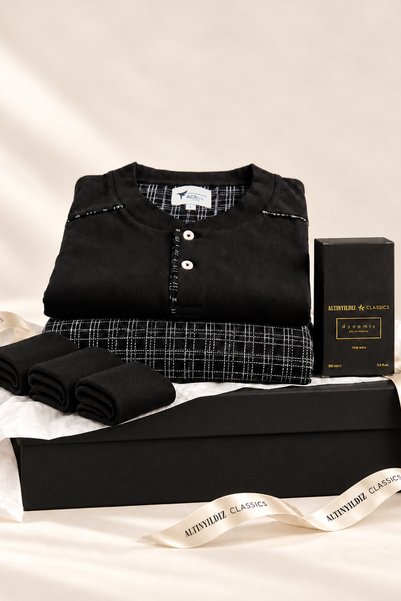 AC&Co / Altınyıldız Classics Erkek Siyah Özel Hediye Kutulu %100 Pamuk Pijama Takımı-100 Ml Parfüm-3'lü Paket Çorap