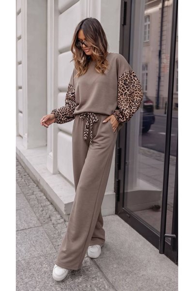 GLAMSI Costum Gabriela din vâscoză, cu bluză cu mâneci animal print și pantal...
