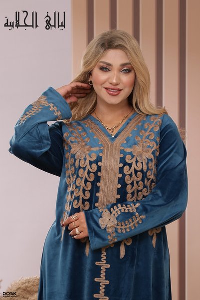 Lyaly aljlabyh جلابية مخمل ملكي فاخرة بتطريز شجري ممتد للأسفل -ليالي الجلابية