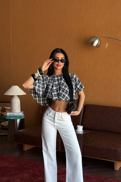 Eyyo Siyah Bahu Crop Bluz