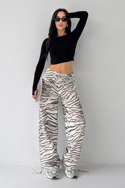 BEJNA Women's Camouflage Patterned Drawstring Pants with Adjustable Cuffs