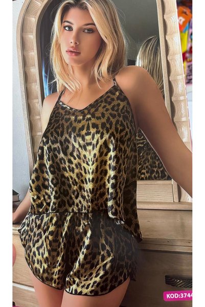Kadın Leopar Desenli İnce Askılı Şortlu Pijama Takımı