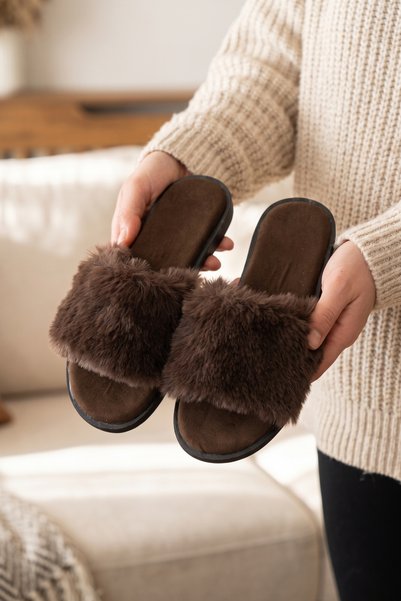 Moda Devrin Women's Brown Plush Furry Detailed Casual Flat Slippers