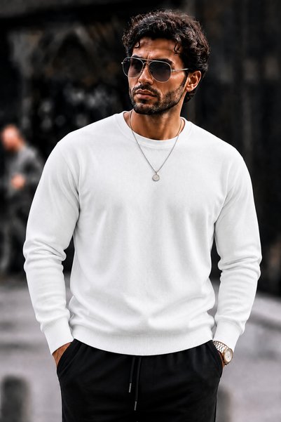 DAMGA JEANS سترة بيضاء للرجال من التريكو المضلع ذات ياقة دائرية ونمط عادي