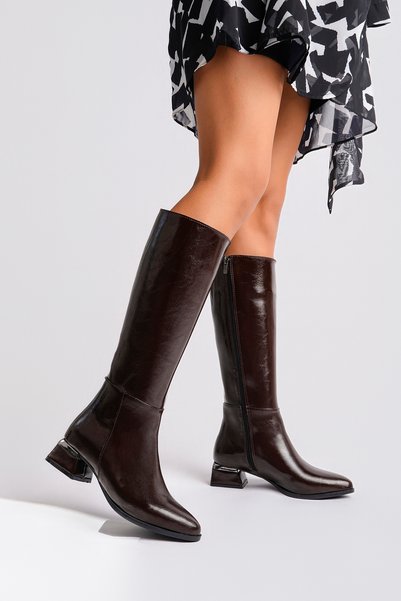 perry shoes حذاء نسائي من Lorea مصنوع من الجلد اللامع بكعب قصير وتصميم أنيق ي...