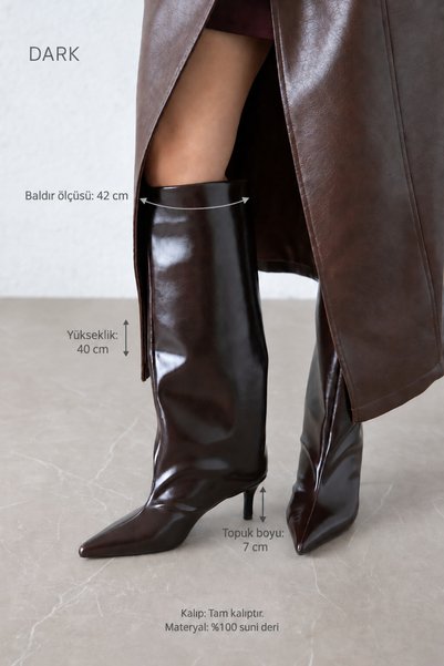 wolk shoes حذاء نسائي من الجلد المجعد ذو تصميم فضفاض باللون الداكن