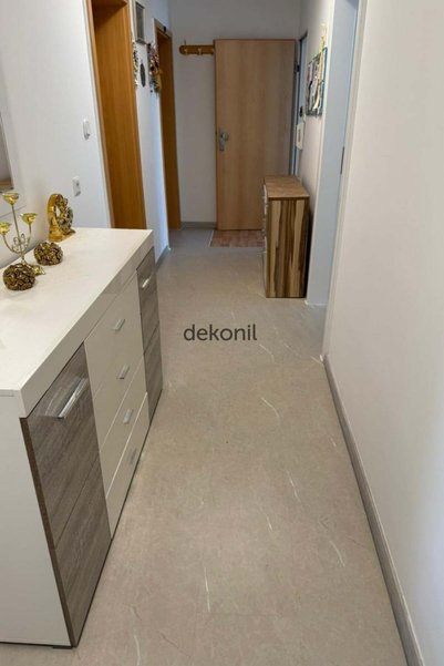 Dekonil SPC Parke Bej Mermer Desenli – Su Geçirmez Zemin Paneli 30,5*120 cm 2,9 m²