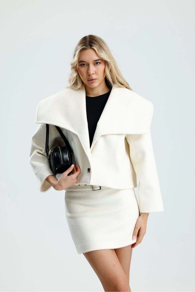 GACA COLLECTION Nisha Kaše Ecru Women's Jacket and Skirt Set