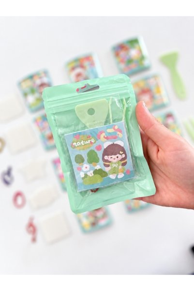 Kağıt Gemi Dükkan 23 Parça Yeşil Paket Kendi Anahtarlığını Tasarla Seti / Şeffaf Anahtarlık Aparatı / Renkli Zincir / Sticker / Etiket / Cımbız / Spatula DIY Aktivite Seti