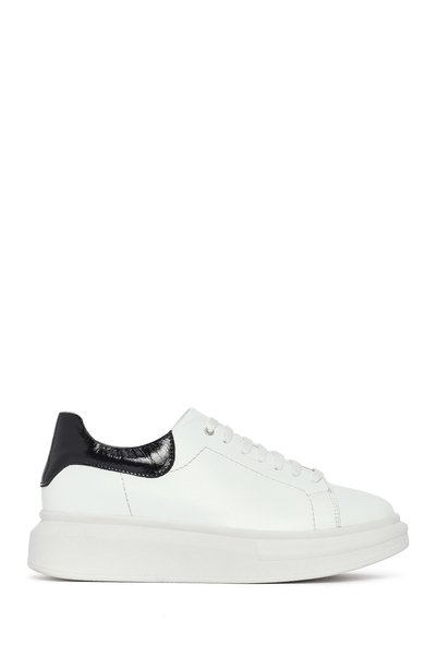 Derimod Kadın Beyaz Bağcıklı Kalın Tabanlı Deri Sneaker 26PFD411118