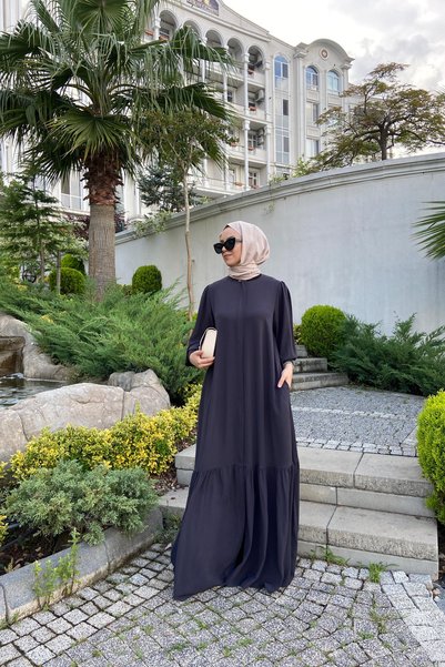 Berel Moda تنورة بأكمام مكشكشة ومفصلة من الكريب Sena Ferace باللون الرمادي ال...