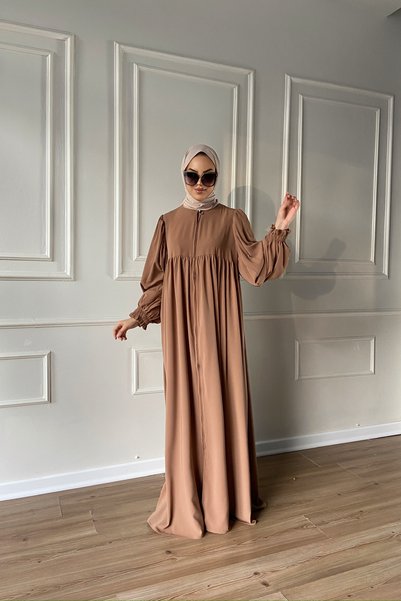 Berel Moda Tesettür Elbise Ferace Camel Ponçik Roba Detaylı Balon Kollu Dökümlü