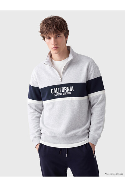 LC Waikiki Uzg Store's Men's Sweatshirt with High Collar and Color Block Desi...