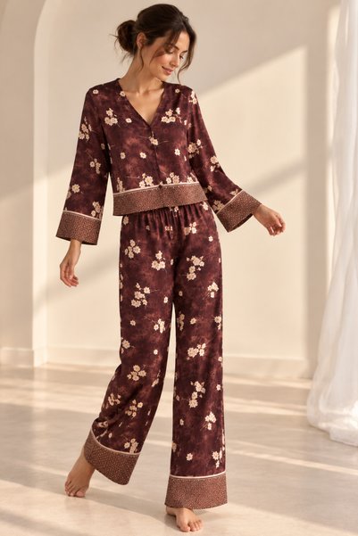 Laperissa Burgundy Floral Satin Woven Pajama Set
