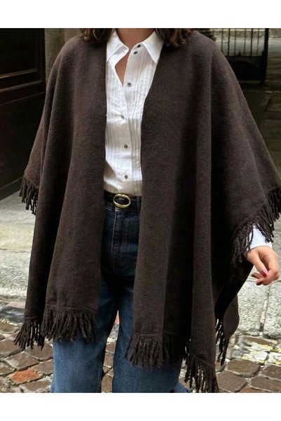 Evendi Poncho, Maro