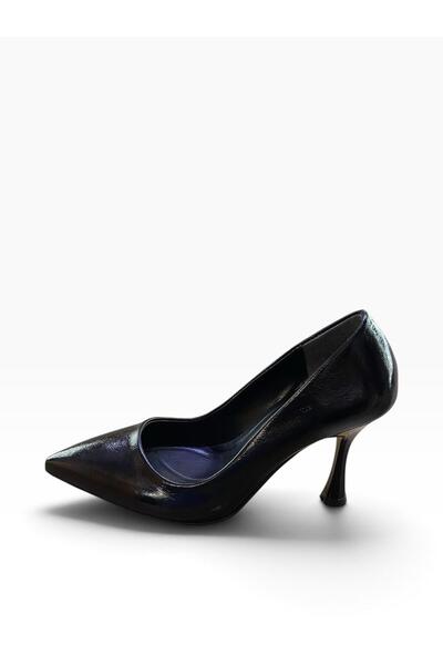 Shoes Γυναικείο παπούτσι με γόβες στιλέτο από λουστρίνι