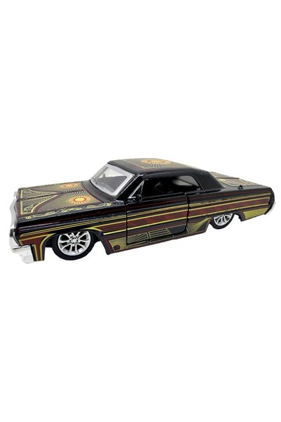 JPT Chevrolet Impala Lowrider модел 1:32