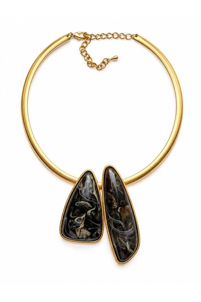 Sacha Accessories قلادة ذهبية غير متماثلة مرصعة بالأحجار، مصنوعة من الجلد ومز...