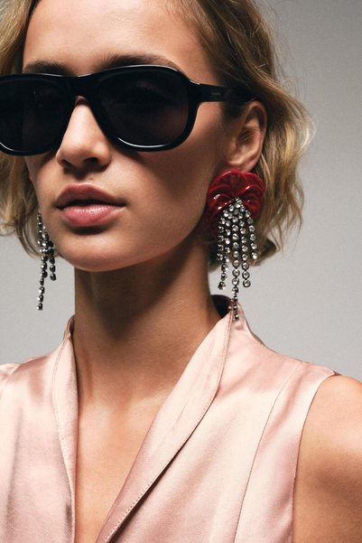 PULLEAR Marka Zr Model, Red Flower Earrings with Shiny Stones.