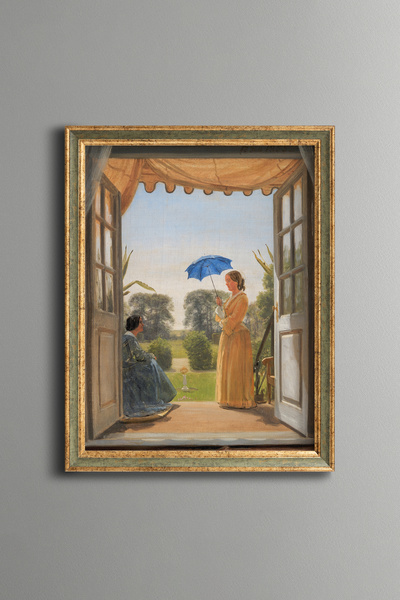 epiqart امرأتان أمام باب مفتوح - لوحة فنية بنمط عتيق - تصميم أنيق