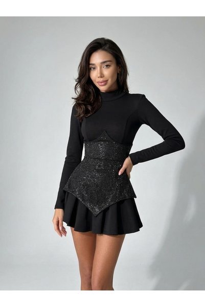 Estilo Fashion طقم فستان من قماش "بيوغراد سكوبا" مع مشد مزين بخرز، يتكون من قطعتين.