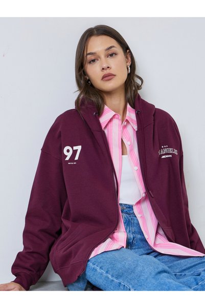 Styli Burgundy Oversized Longline Zip-Up Slogan Hoodie
