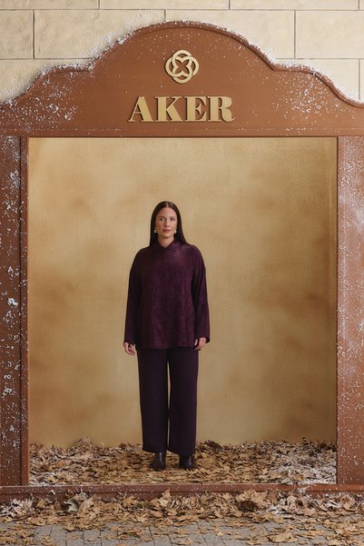 Aker قميص من قماش الرايون بنقشة مميزة باللون العنابي.