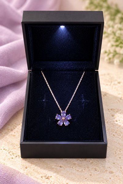Famira 925 Ayar Gümüş Mor Taşlı Lotus Çiçeği Kadın Kolye Işıklı Hediye Kutulu