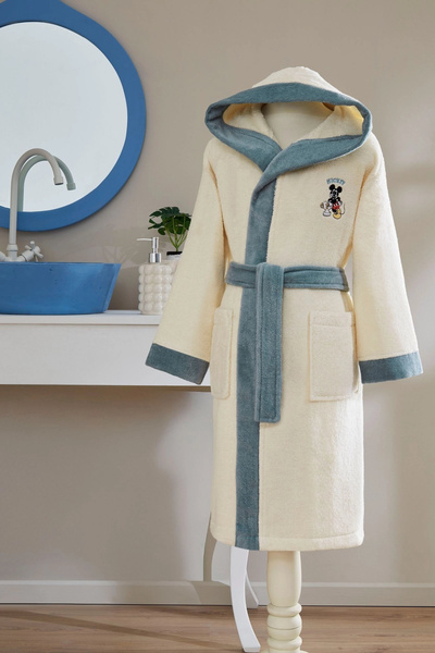 Özdilek Mickey Mouse Champ Disney-Licensed Hooded Children's Bathrobe, Ages 7–8