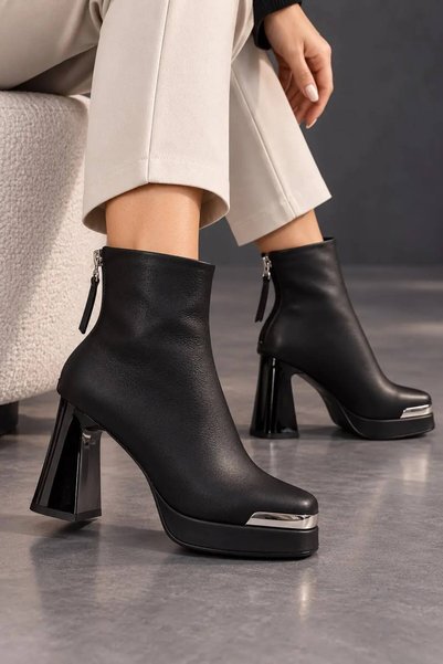 KRISTE BELL Imported Women's Satin-Textured Leather Platform Boots 0143-00