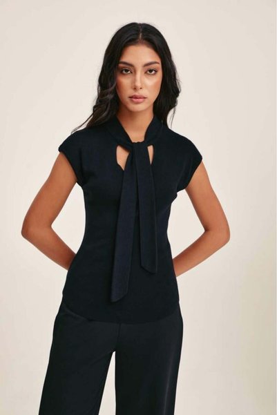 Tenda Tie Neck Short Sleeve Knitted Blouse Black