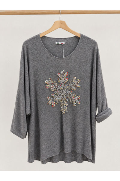 MADE İN ITALY Italian-Designed, Sequin-Embellished, Snowflake-Patterned Loose...