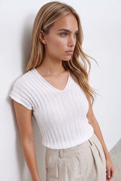 Trend Alaçatı Stili Women's white open-back v-neck knitted summer blouse alc-...