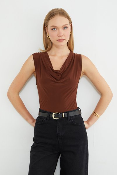 Fulla Moda Degaje Yaka Slim Fit Çıtçıtlı Body