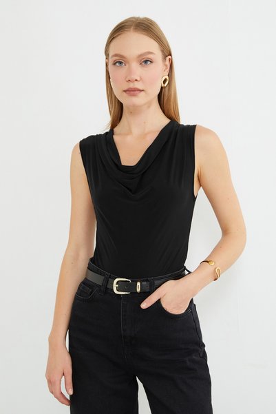 Fulla Moda Μπλούζα με λεπτή εφαρμογή και κουμπωτά κουμπιά Degaje Yaka
