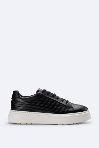Avva Men's Black 100% Leather Flexible Sole Lightweight Casual Shoes A51Y8005