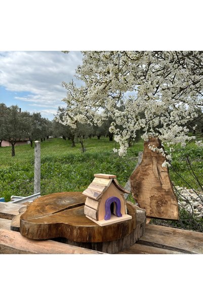 Doğal Ahşap El Yapımı Kuş Evi – Çam Ağacı Dekoratif Yuva